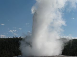 Old Faithful Geyser erupting