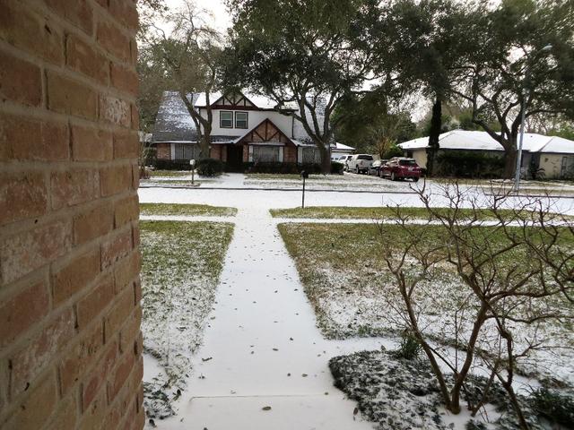 Houston Winter Storm 2021 across the street